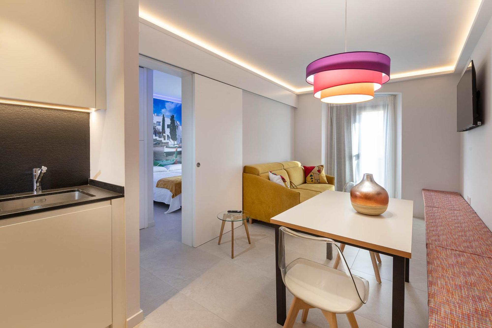 C&C Apartments Figueres  Exterior photo